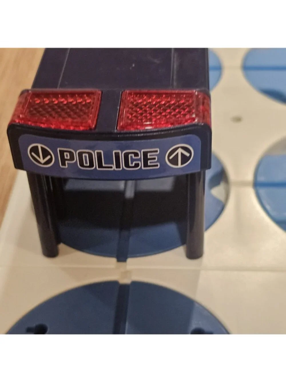 Flipo A-Maze Tracks DIY Track Maze Set with Battery Powered Police Car WORKS